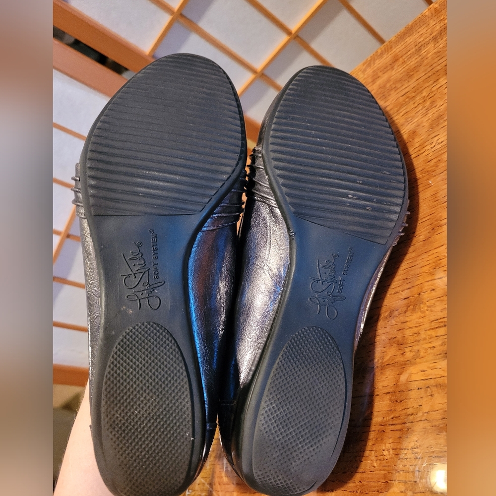 Flats - Picture 10 of 11